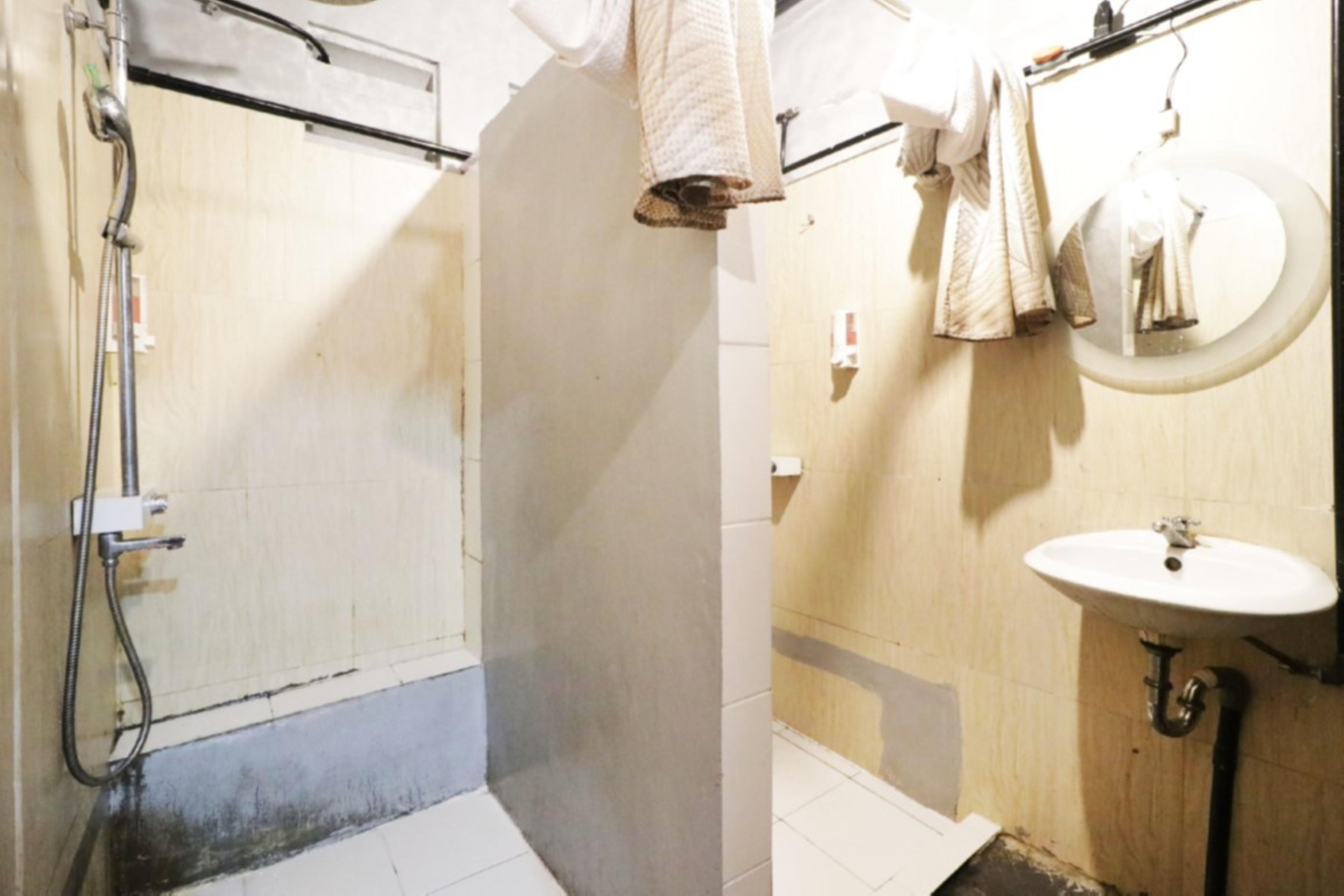 Inap At Capsule Thamrin Hotel Джакарта Екстериор снимка