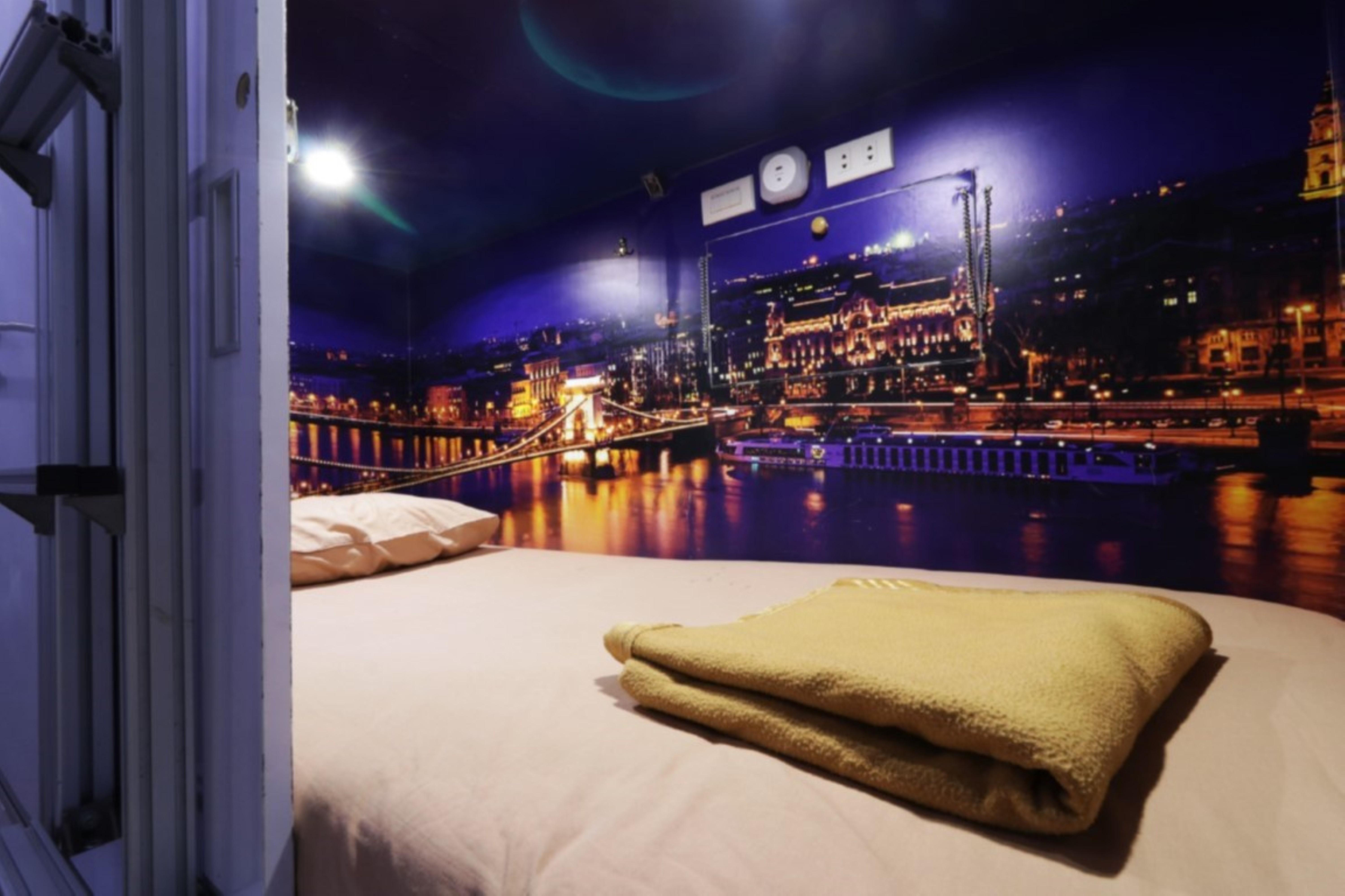 Inap At Capsule Thamrin Hotel Джакарта Екстериор снимка
