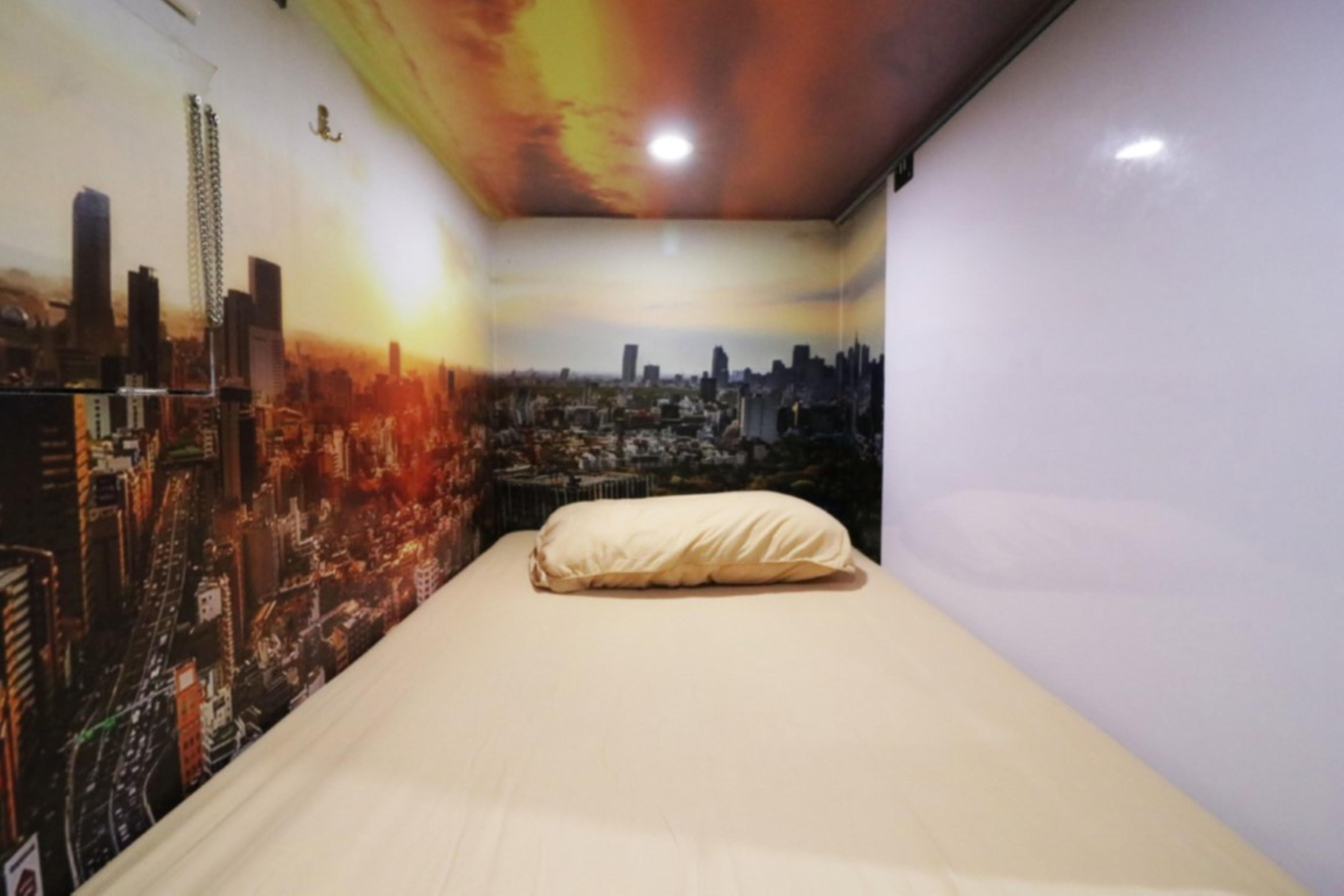 Inap At Capsule Thamrin Hotel Джакарта Екстериор снимка