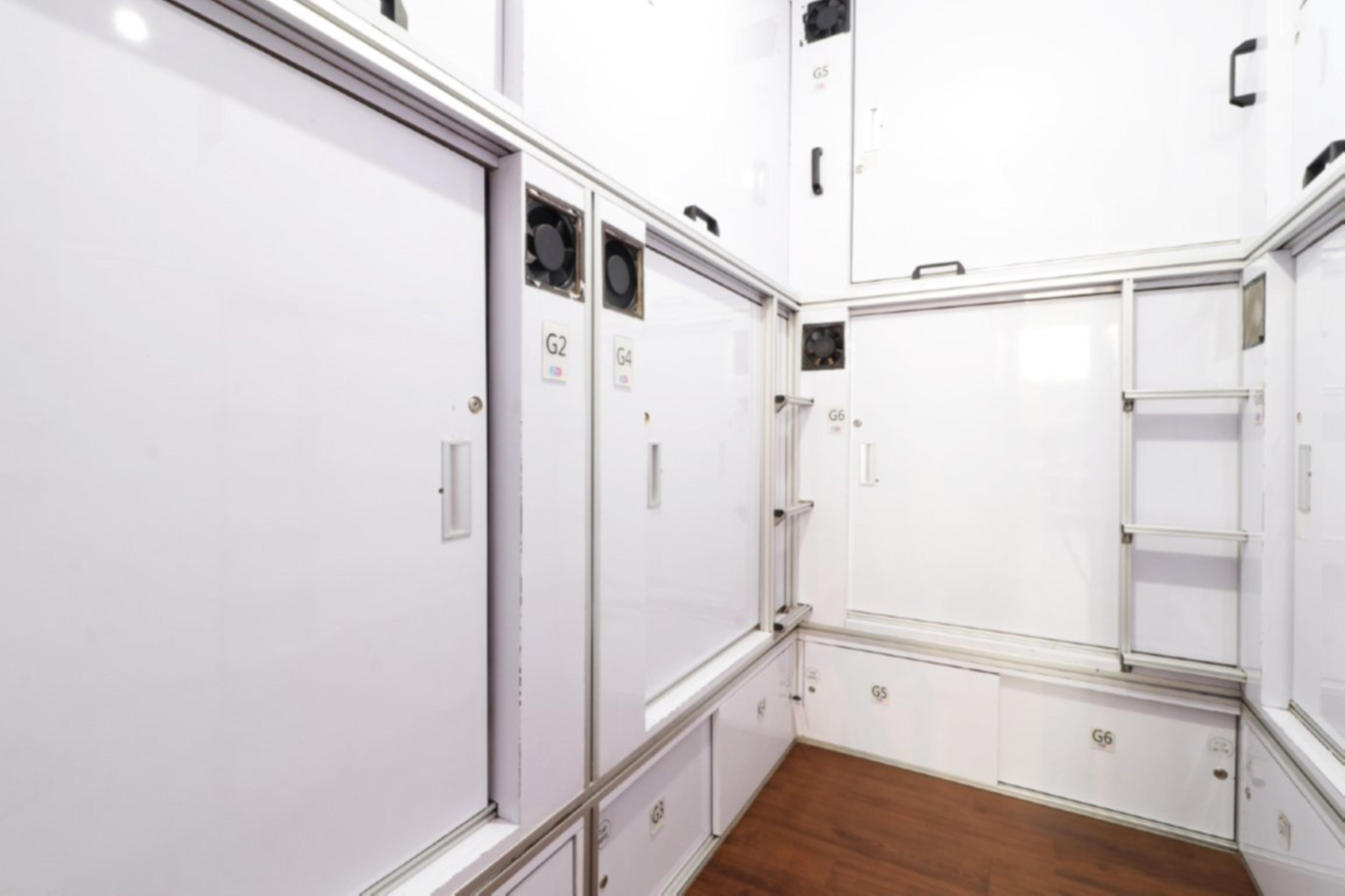 Inap At Capsule Thamrin Hotel Джакарта Екстериор снимка
