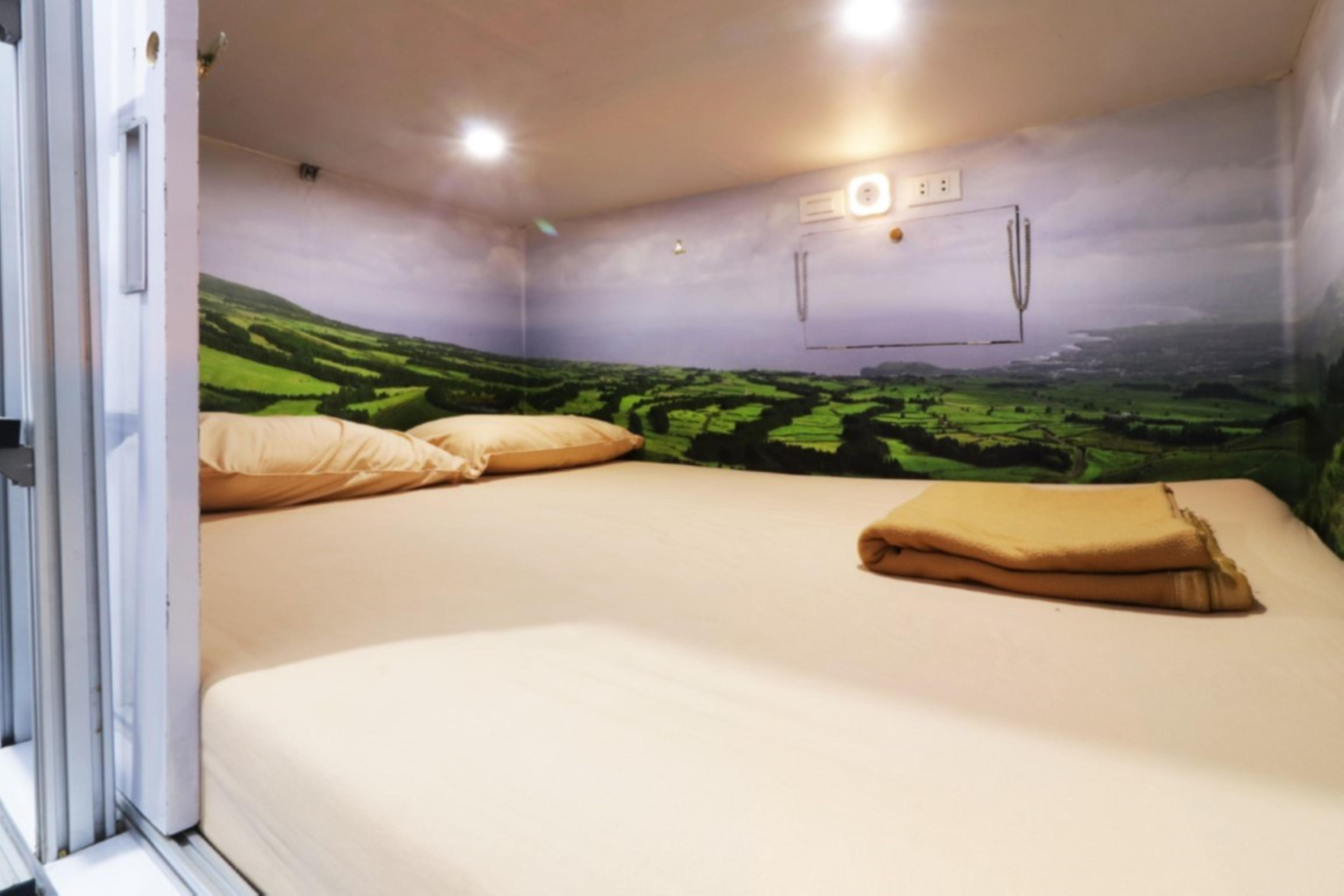 Inap At Capsule Thamrin Hotel Джакарта Екстериор снимка