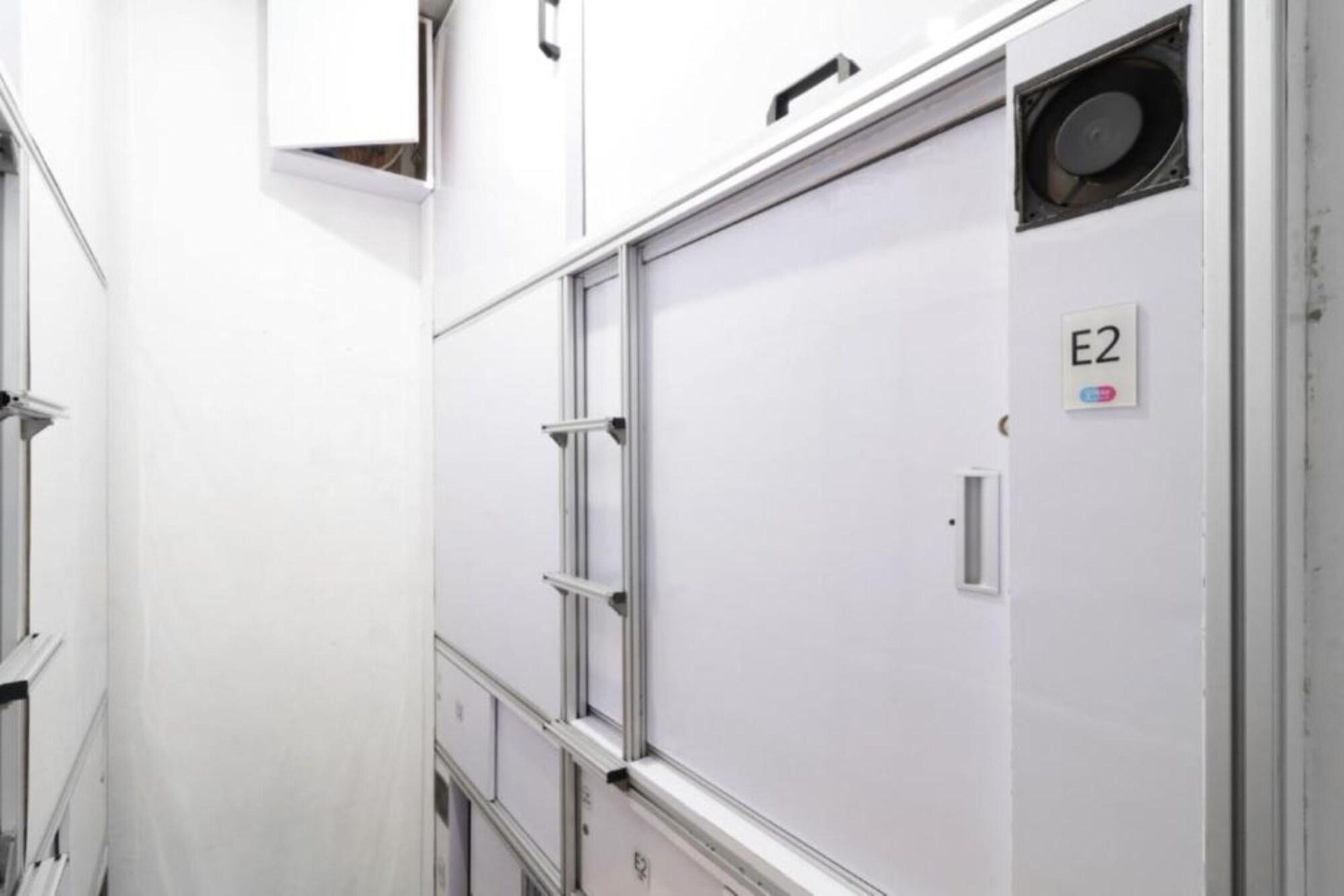 Inap At Capsule Thamrin Hotel Джакарта Екстериор снимка