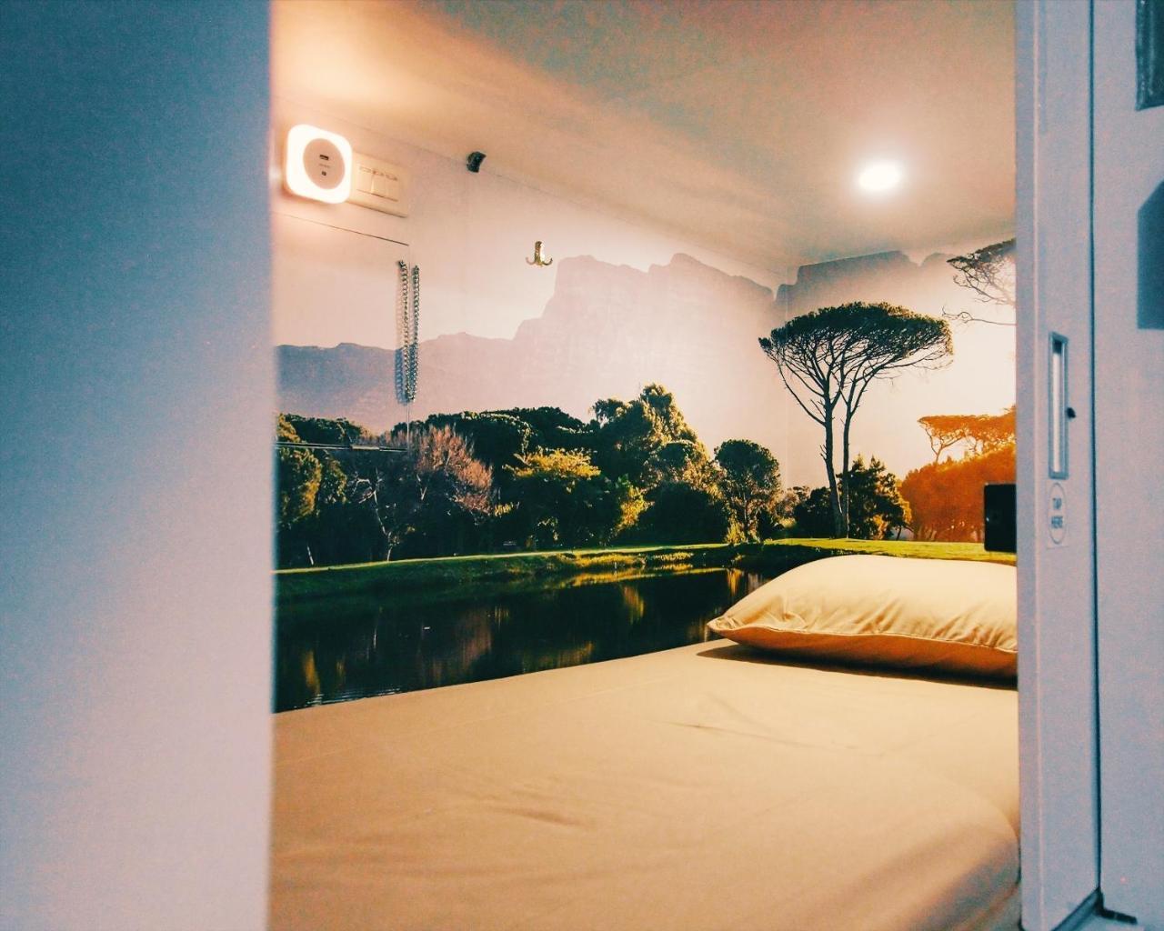 Inap At Capsule Thamrin Hotel Джакарта Екстериор снимка